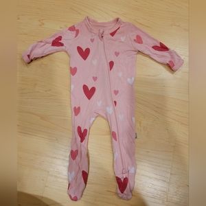 Kyte Baby Crepe Hearts Zip Footie - Newborn